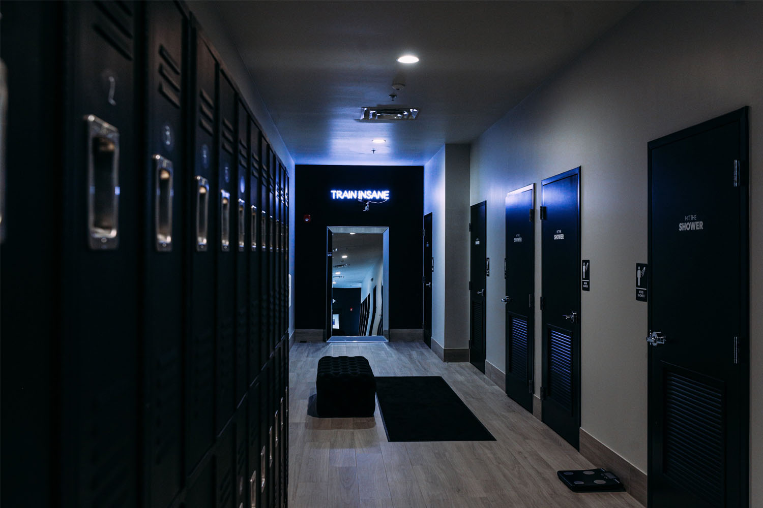 The locker rooms at XYMOGYM